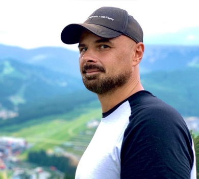 Країна істот із прищатими душами і гнилими ротами: Кукуюк у вірші поглузував із росіян та їхньої культури