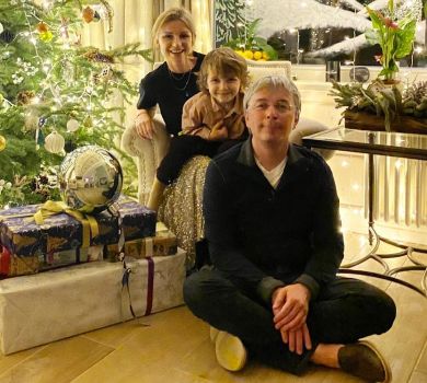 Міністр Ткаченко подякував дружині за цьом і 6 ненудних років разом