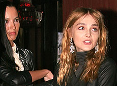 Рамус зняла перуку і показала білизну Онопці і Ахат