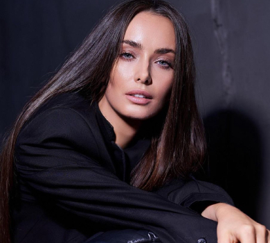 Мішина у монокіні поплюхалася в басейні та побігала для ФОТО