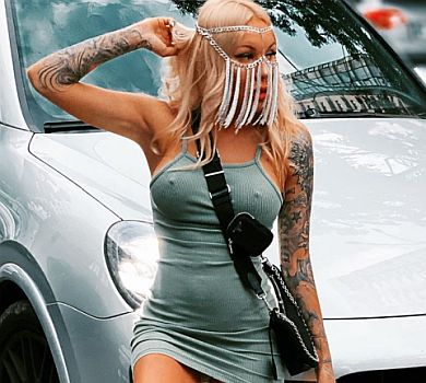 П*здець як боляче: Морозюк проколола соски та зробила нове тату 