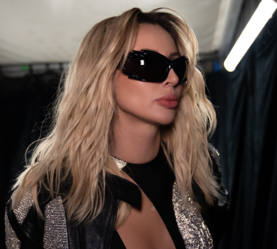 Хутро, ботфорти та кетс'ют з розрізами: Лобода під час концерту в Ризі змінила кілька яскравих луків