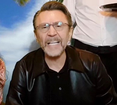 К нам самим пришел полный Донбасс: Шнуров заспівав про російську еліту, для якої скінчилося солодке життя. ВІДЕО