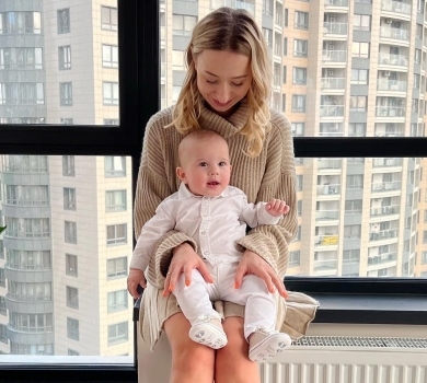 Дружина Павліка з сином виїхала за кордон і повідомила, куди прямує