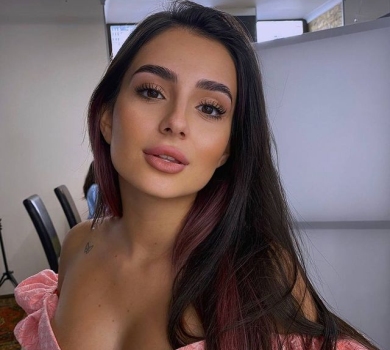 Трінчер розказала про інше відчуття після весілля та прокоментувала конфлікт із Камінською