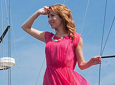 Вінницька уявила себе Ассоль і кидалася пляшками