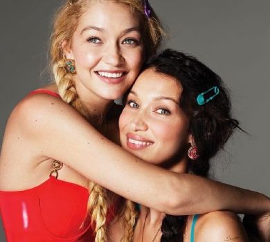 Сестри Хадід знялися голими для нового кампейну Versace. ФОТО