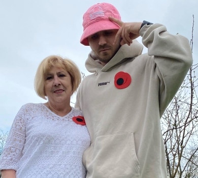 Свято зі сльозами на очах: Осадча, Лебідь, Камалія, лідер Kalush Orchestra та інші зірки привітали з Днем матері