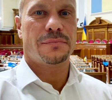 Киву у Раді заскочили за переглядом голих фото. ВІДЕО 