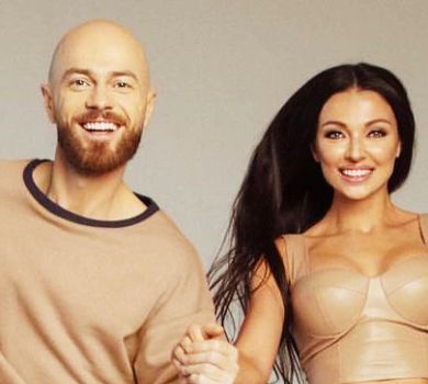 Яма з дружиною показали, як зберігають спокій із залізом. ФОТО