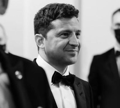 Зеленська романтично привітала чоловіка з 44-річчям, попросивши дивитися на неї