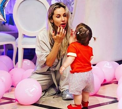 Буде братик? Дочка Лободи заінтригувала мережу. ВІДЕО