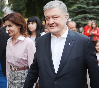 Книжковий шопінг Порошенків: екс-перша пара викликала ажіотаж в Арсеналі 