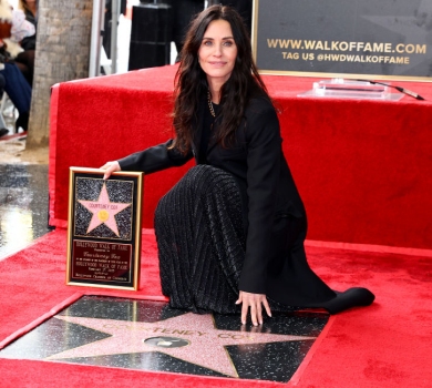 Епізод, де Моніці дають зірку: Кокс, Еністон і Кудроу разом з'явилися на Алеї слави. ФОТО