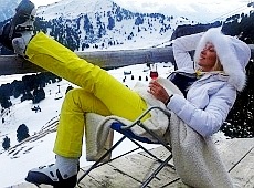 Полякова в Італії каталася на лижах, пила вино та об’їдалася сирами 