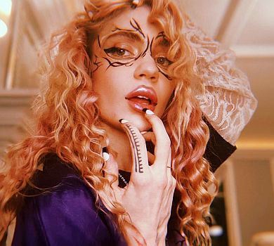 Grimes після розриву з Маском завела мову про лесбійську комуну