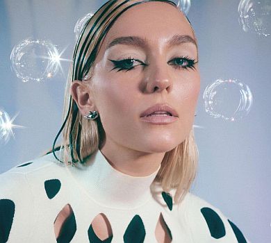 Одна людина загинула, друга бореться за життя: команда співачки Роксолани потрапила під ракетний обстріл росіян у Вінниці