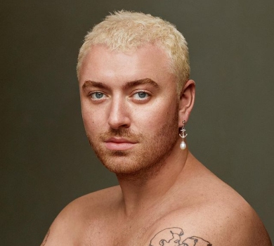 На підборах та в колготах у сіточку: Сем Сміт поділилися пікантними фото