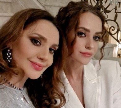 Пощастило не лише з чоловіком: невістка Марченко наробила новорічних селфі зі свекрухою. ФОТО