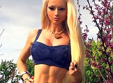 Одеська Барбі вразила британську пресу кубиками пресу. ФОТО