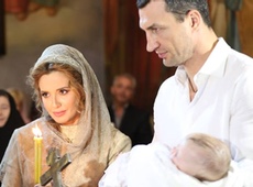 Кличко-молодший і Марченко стали кумами Шуфрича. ФОТО