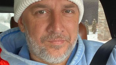 Потап у дірках похвалився селфі з Залужним