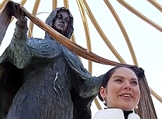 Литовченко стала обличчям 2-тонної Богородиці 