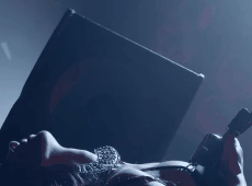 Козловський у бахромі вдав пристрасть до брюнетки-перевертня. ВІДЕО