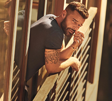 Рікі Мартін хоче відсудити $20 мільйонів у племінника, який звинувачував його у домаганнях