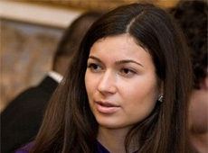 У доньки Мороза можна обколотися ботоксом, а у Асі Мхітарян - купити крісло з крокодила