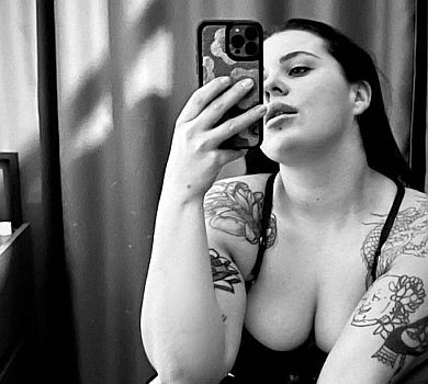 Без фільтрів і мейкапу: солістка Kazka показала лице після процедури краси