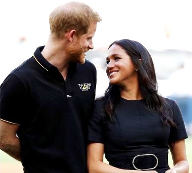 Меган Маркл у сукні Stella McCartney посвітила колінцями на бейсбольному матчі