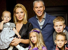 Доманський показав своїх дітей і дружин. ФОТО