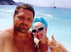 Бужинська з чоловіком посвітили тілами на тлі грецьких краєвидів. ФОТО