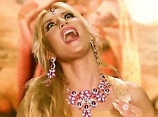 Камалія закосила під Ріанну в індійському стилі