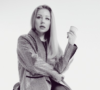 Кароль задерла ногу заради селфі та оголосила про англомовний Скандал