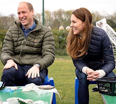 Повернення легендарних чобіт: Міддлтон і принц Вільям у кежуелі побували на фермі