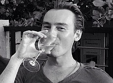 Бадоєв відзначив 35-річчя з двома жінками на Балі. ФОТО