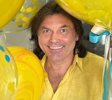 Сумська привітала свого Вітасіка патріотичними кульками та показала кумедне ВІДЕО