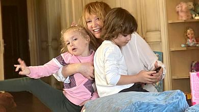 Пугачова з Галкіним показали обіймашки з дітьми. Ніжні ФОТО