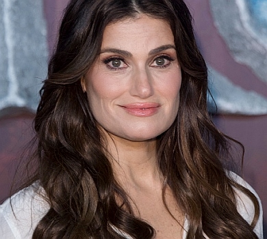 Ми бачимо тебе: співачка з Крижаного серця відгукнулася на пісню української дівчинки у бомбосховищі. ВІДЕО