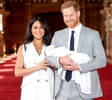 Принц Гаррі та Меган Маркл уперше показали свого сина. ФОТО. ВІДЕО