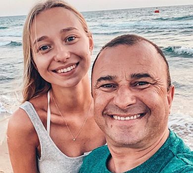 Павлік із молодою нареченою опинився на обкладинці глянцю