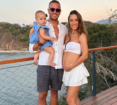 Переможниця Холостяка Шульгіна менше ніж через рік після пологів оголосила про другу вагітність