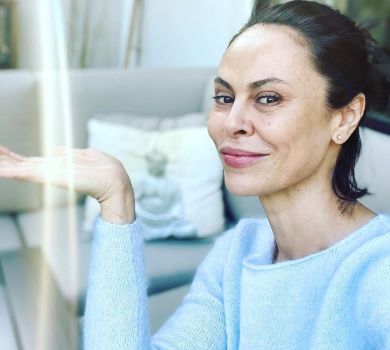 Жінка Кличка похвалилася манікюром та своїми фото в німецькому глянці