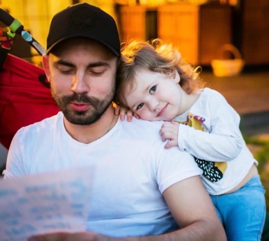 Ой, у лузі червона калина: Бєдняков замилував мережу співом 6-річної доньки. ВІДЕО