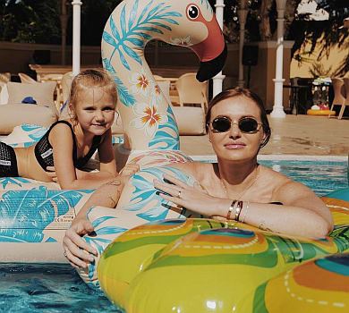 Камінська та її колишній засвітилися на ідилічному відпочинку з дітьми