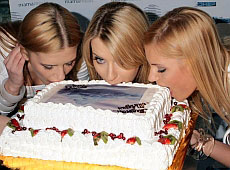 Арктика влаштувала паті на ковзанах із білим зайцем