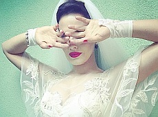 Астаф’єва заінтригувала весільною сукнею та розвагами з єнотом