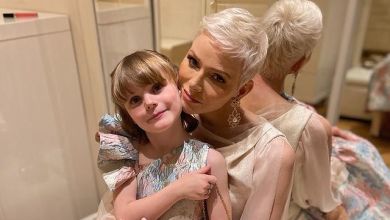 Моя принцеса: княгиня Монако зворушила мережу фото з дочкою перед модним виходом 